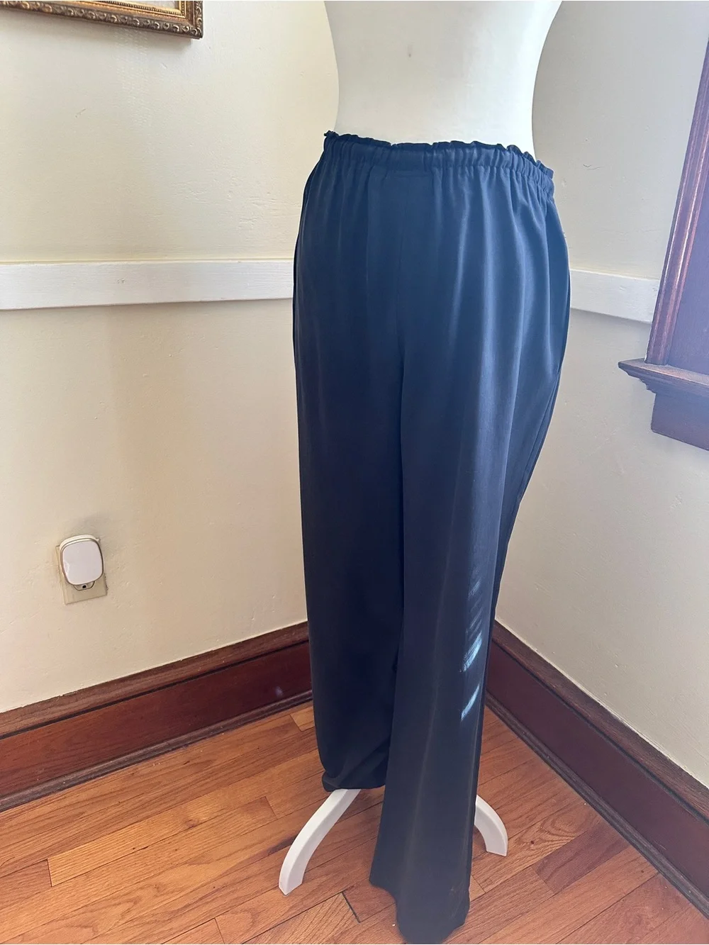 Emanuel Ungaro 100% Silk Wide Leg Trousers | Black Tie Waist | Size Small - Picture 3 of 6